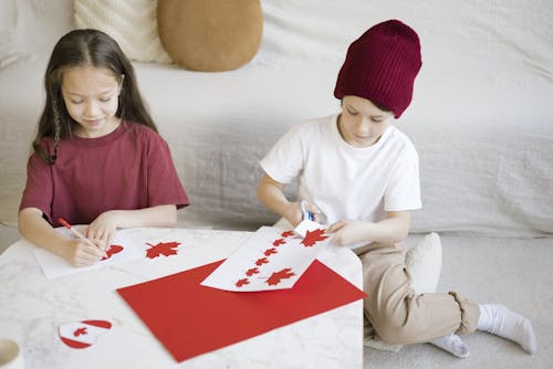 kids doing an art project